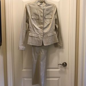 Gorgeous Tahari Pant Suit